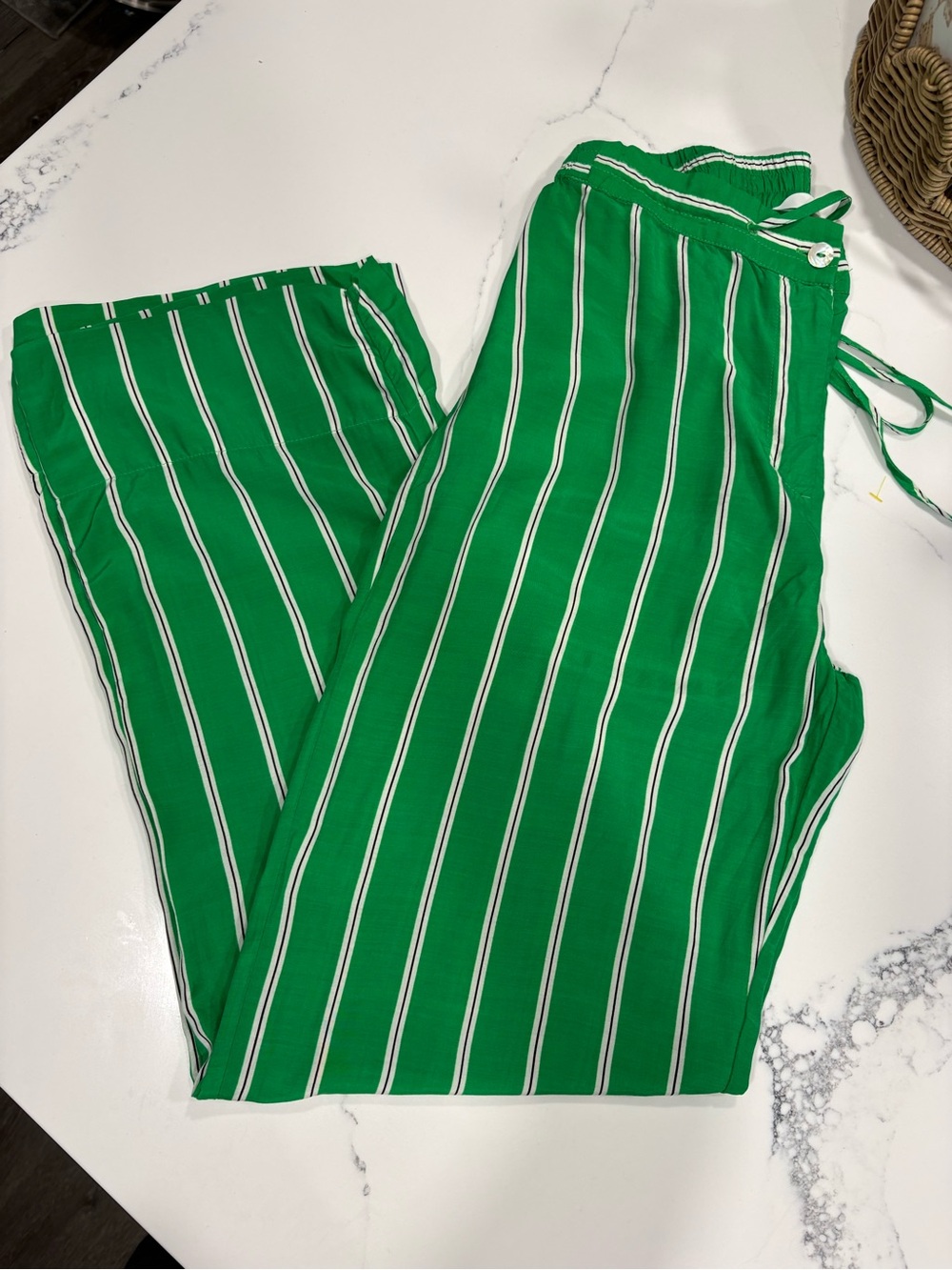 Fun Cute H&M Green Vertical Stripe Drawstring Pants - Picture 2 of 5